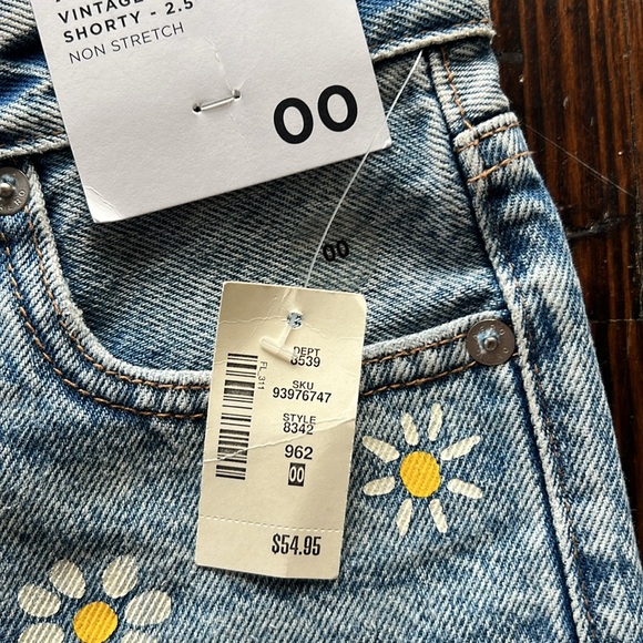 NWT Aero Vintage High Rise Shorty Shorts Size 00 - Picture 2 of 5